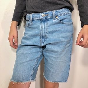 Levi Frayed Jean Shorts